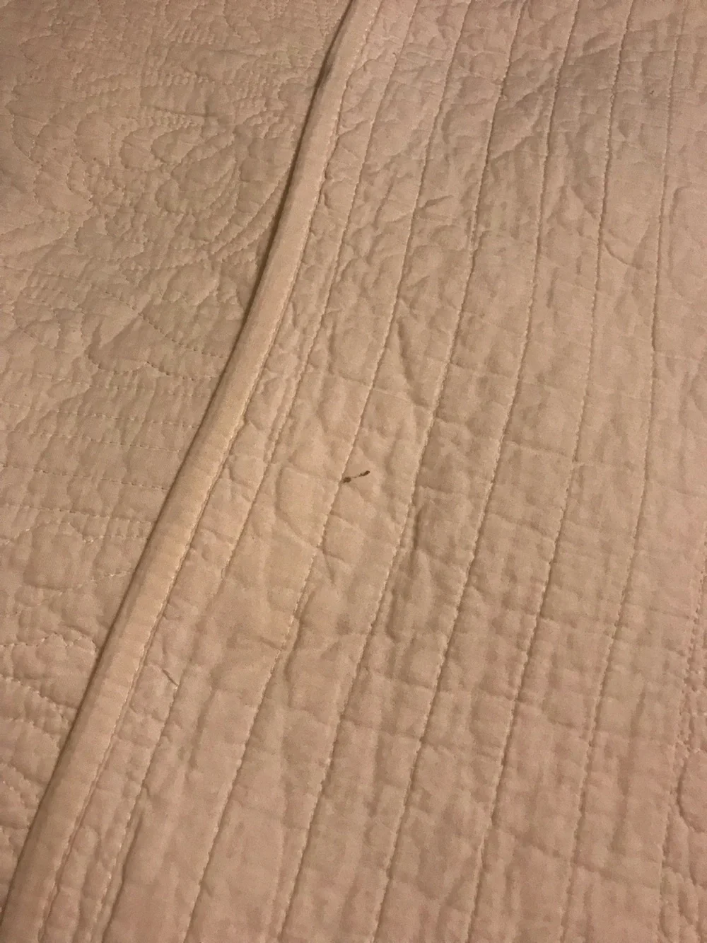 Classic White Quilted Bedspread with Pillow Shams